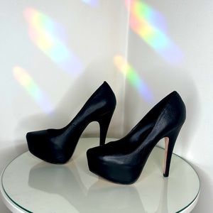 BNIB Dolce Vita Black pump